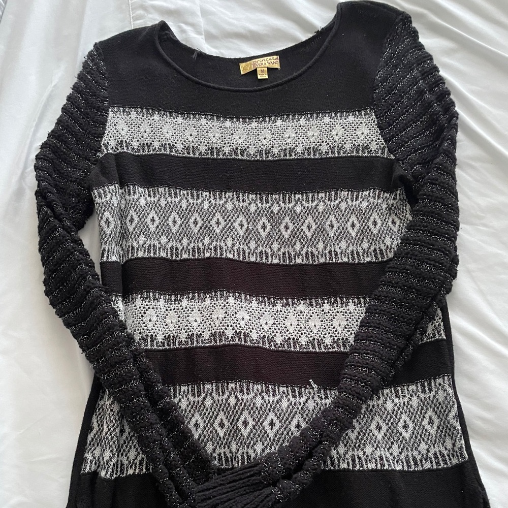 Women’s size medium Princess Vera Wang sweater